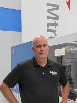 Bradd Harried, photo 1