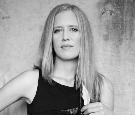 Lucia Comnes, photo 2