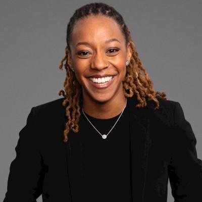 Janine Perry, photo 2