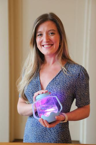 Anna Barker, photo 1