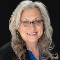 Julie Dando, photo 2