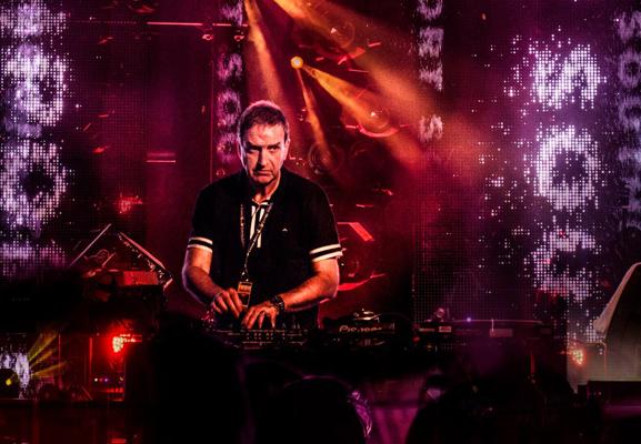 Lloyd Hancock, photo 2