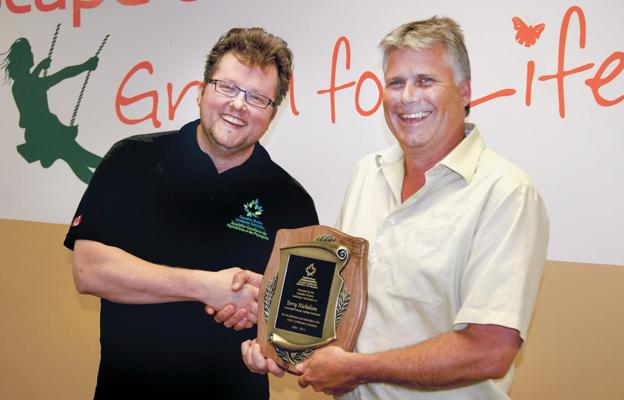 Terry Nicholson, photo 2