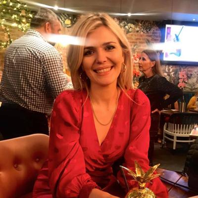 Olivia Webb, photo 1