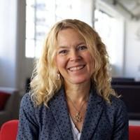 Lynda Smith, photo 1