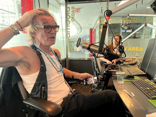 Bill Hendry, photo 2