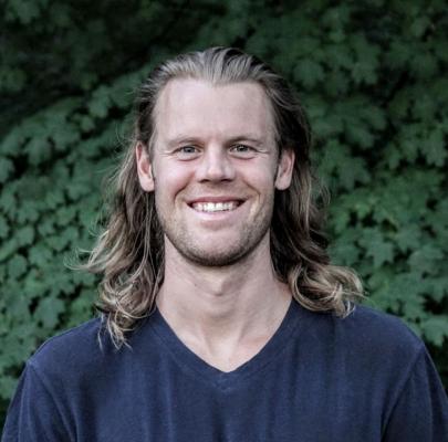 Tom McCormack, photo 1