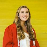 Emma McLaughlin, photo 2