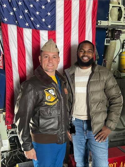 Auguster Wallace, photo 1