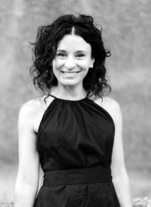 Elizabeth Miller, photo 1