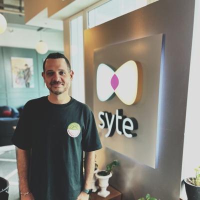 Danielle Stone, photo 2