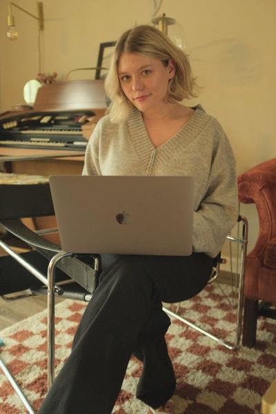 Courtney Lay, photo 1