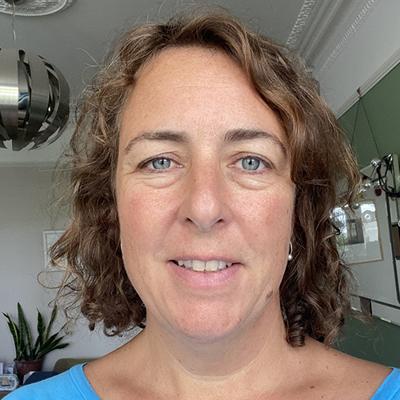 Tegan Everett, photo 2