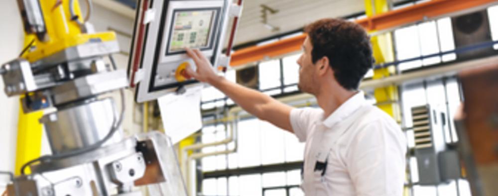 Liz Folkerts, photo 1