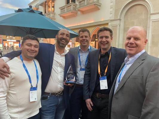 Anoush Moin, photo 1