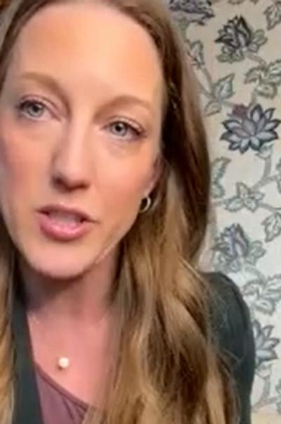 Debra Davis, photo 1