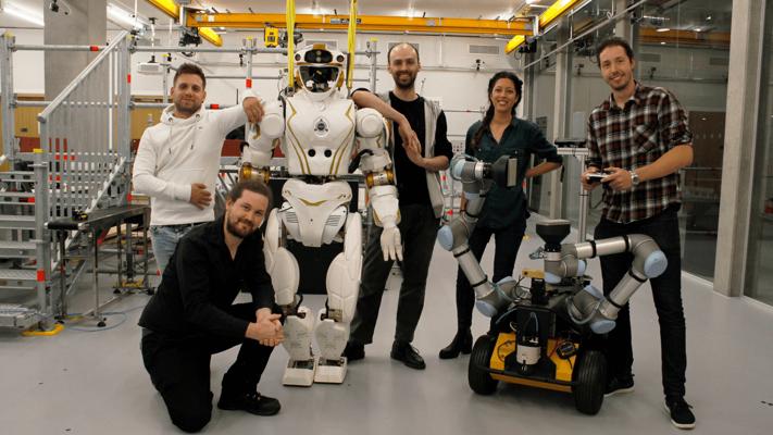 Mason Sinclair, photo 1