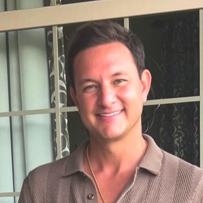 Jonathan Endicott, photo 2