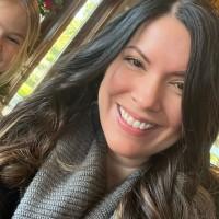 Danielle Low, photo 1