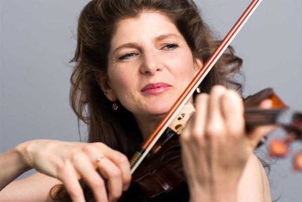 Monique Mead, photo 2