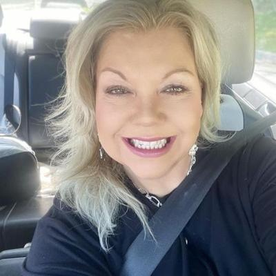 Connie Murray, photo 1