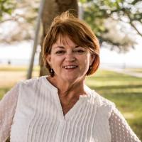 Kim Phillips, photo 2