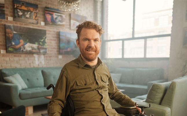 Luke Anderson, photo 2