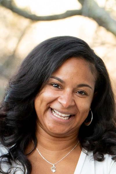 Evelyn Hunter, photo 2