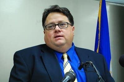 Tony Sutton, photo 2