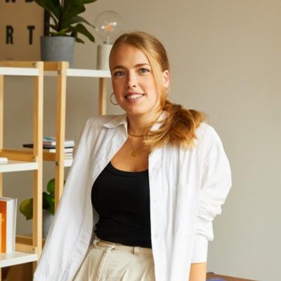 Laura Fox