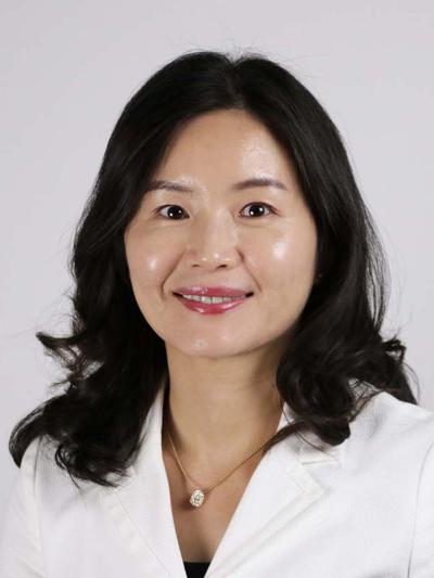 Kyung Lee, photo 1