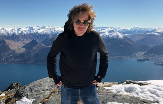 Andrew Mayfield, photo 1