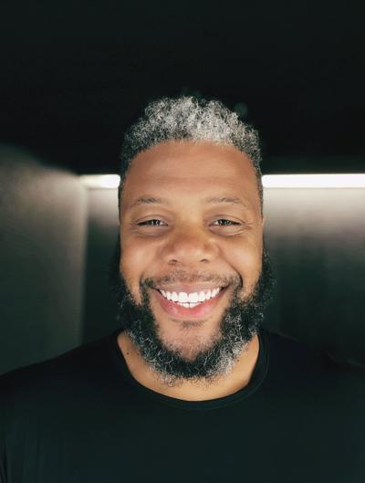 Din Tolbert, photo 1