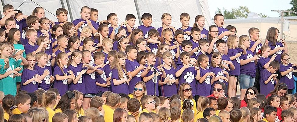 Charity Zawatski, photo 2