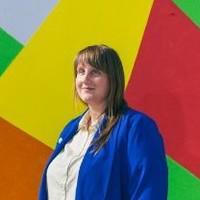 Traci Larson, photo 1