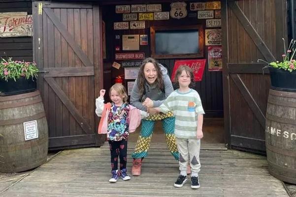 Annie Leith, photo 2