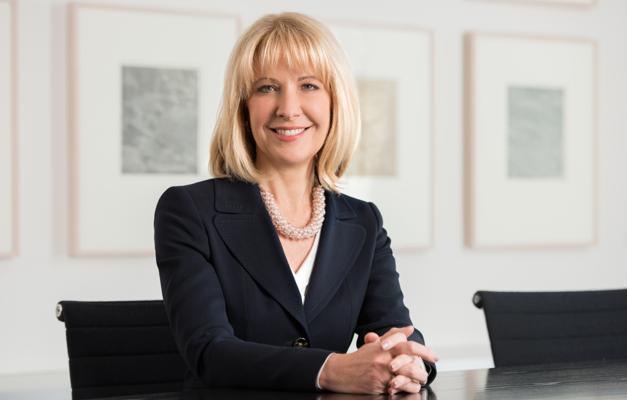 Lara Warner, photo 2