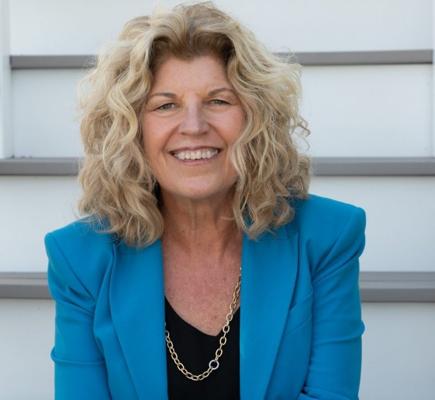 Laura Bishop, photo 1