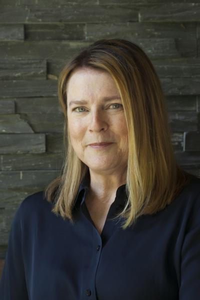 Julie Brown, photo 1