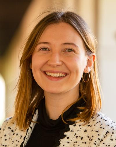 Molly McFadden, photo 1