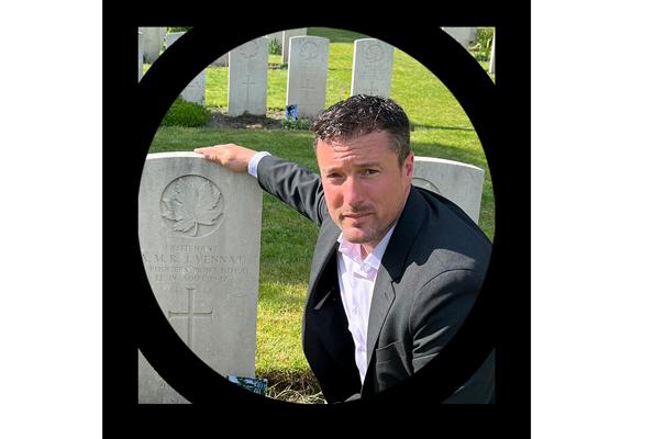 Ryan Mullens, photo 1