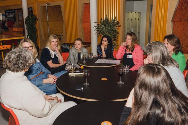 Lauren Couch, photo 2