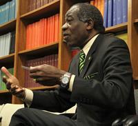 Sanmi Akinmulero, photo 1