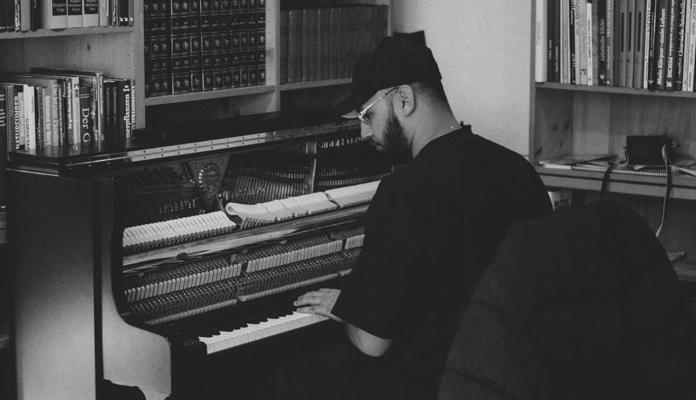 Dejan Nikolic, photo 1