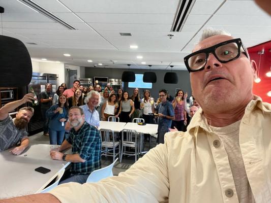 Tracy Earles, photo 2