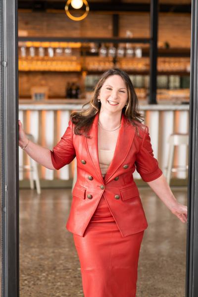 Shanna Hocking, photo 2