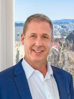 Travis Hale, photo 1