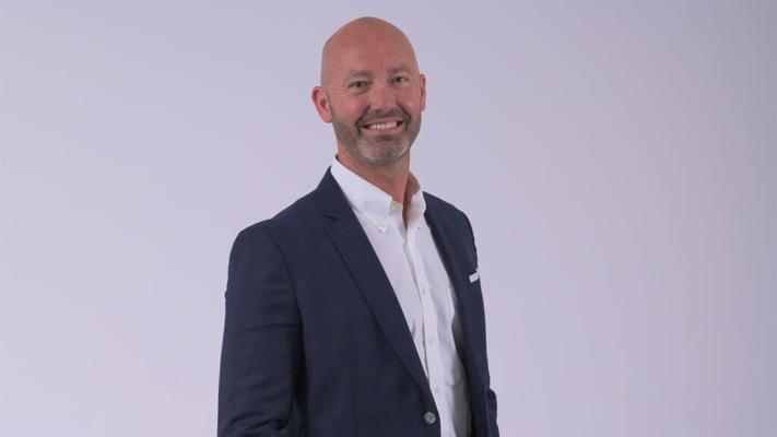 Justin Bell, photo 1