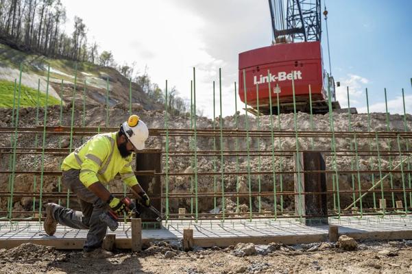 Floyd Combs, photo 1