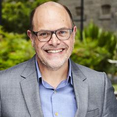 Julian Thomas, photo 1